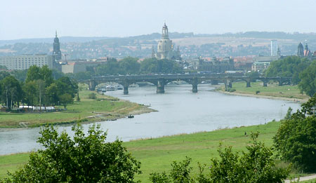 Blick auf Dresden über das Elbtal - Copyright: Werner Braun (auf Pixelio.de) Blick auf Dresden über das Elbtal