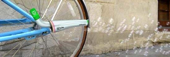 Fahrrad mit Seifenblasen-Auspuff