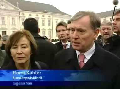 Grinse-K&ouml;hler zur Einweihung von Schloss Bellevue